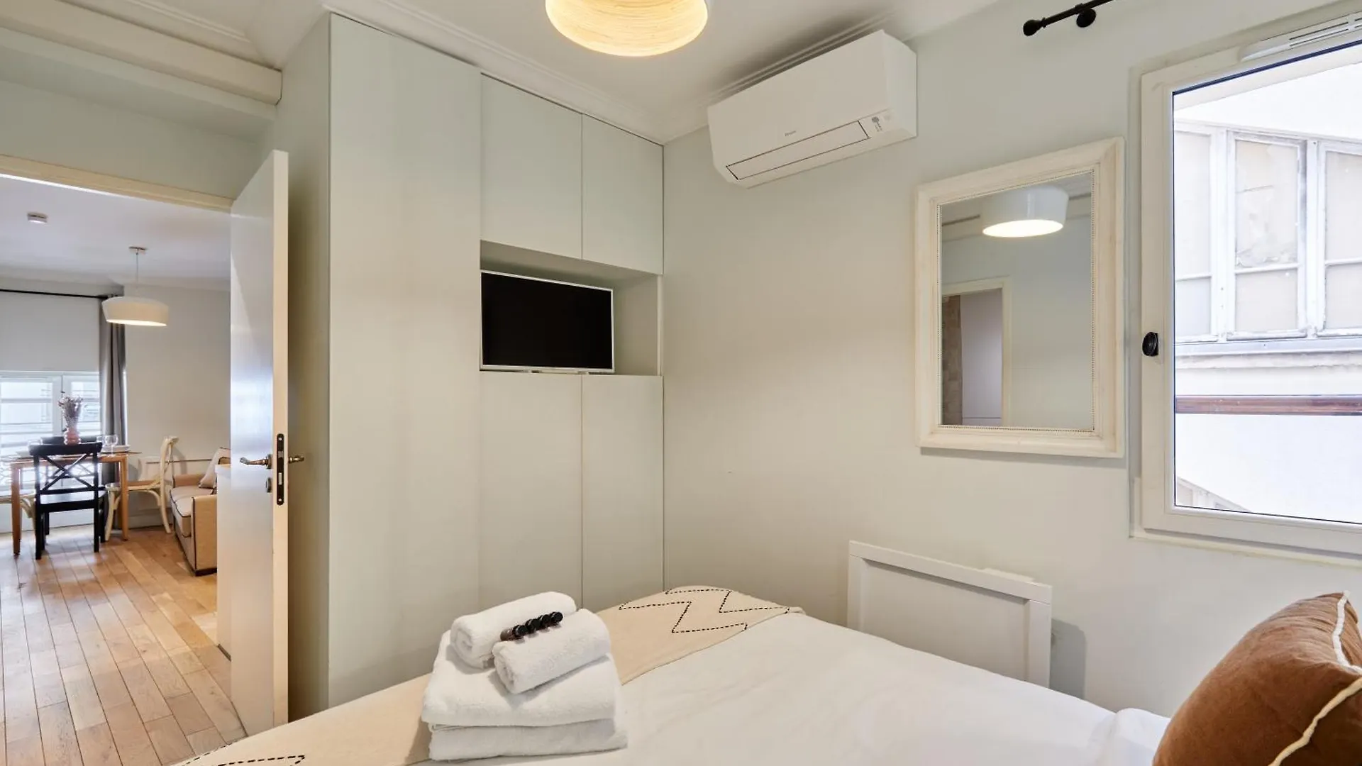 Apartment Grands Boulevards By Prestige Paris