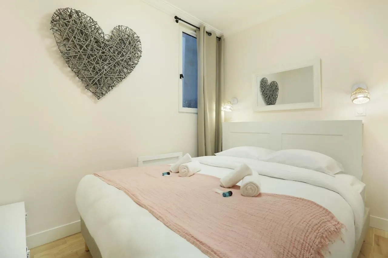Apartment Grands Boulevards By Prestige Paris